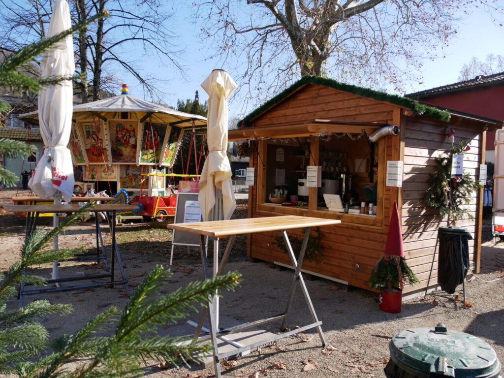 Hütte beim Kinderadvent beim Adventmarkt Mondsee
